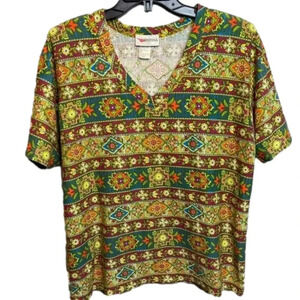 RARE Vintage 1980’s short sleeve v-neck tee. Native. Boho. Tribal. Made‎ in USA